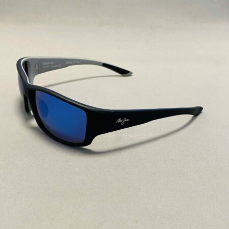 Lunettes de Soleil Local Kine 810 Homme De La Marque Maui Jim Coloris Noir Verres Polarisés Bleu Hawaï Opticien Stéphanie Danjou Cambrai